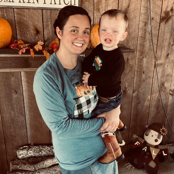 Meet your Posher, Laura - Picture 3 of 5